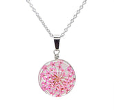 Collar con flores encapsuladas en cristal